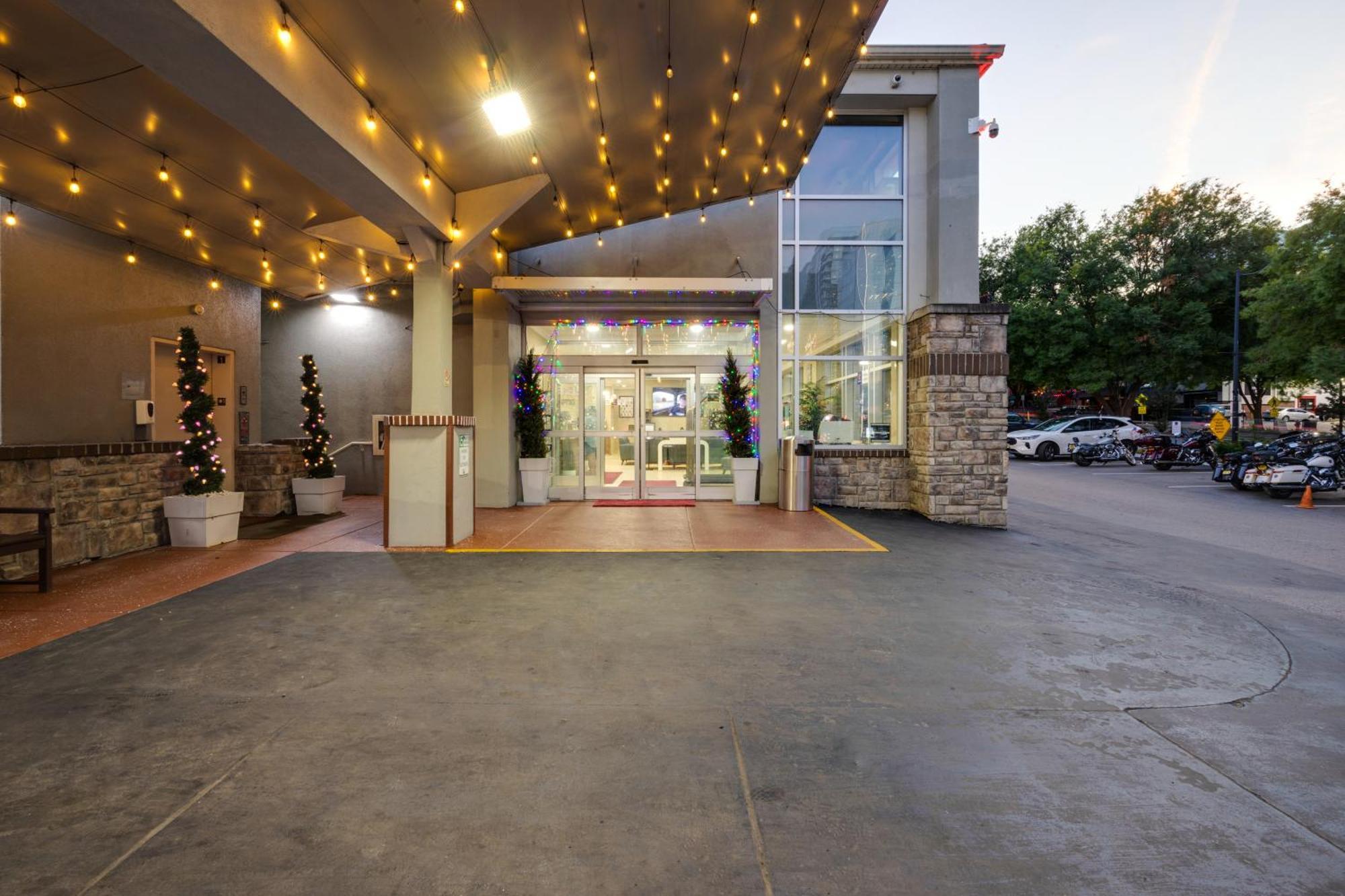 Mini-hôtel Comfort Downtown - Music Center 3*